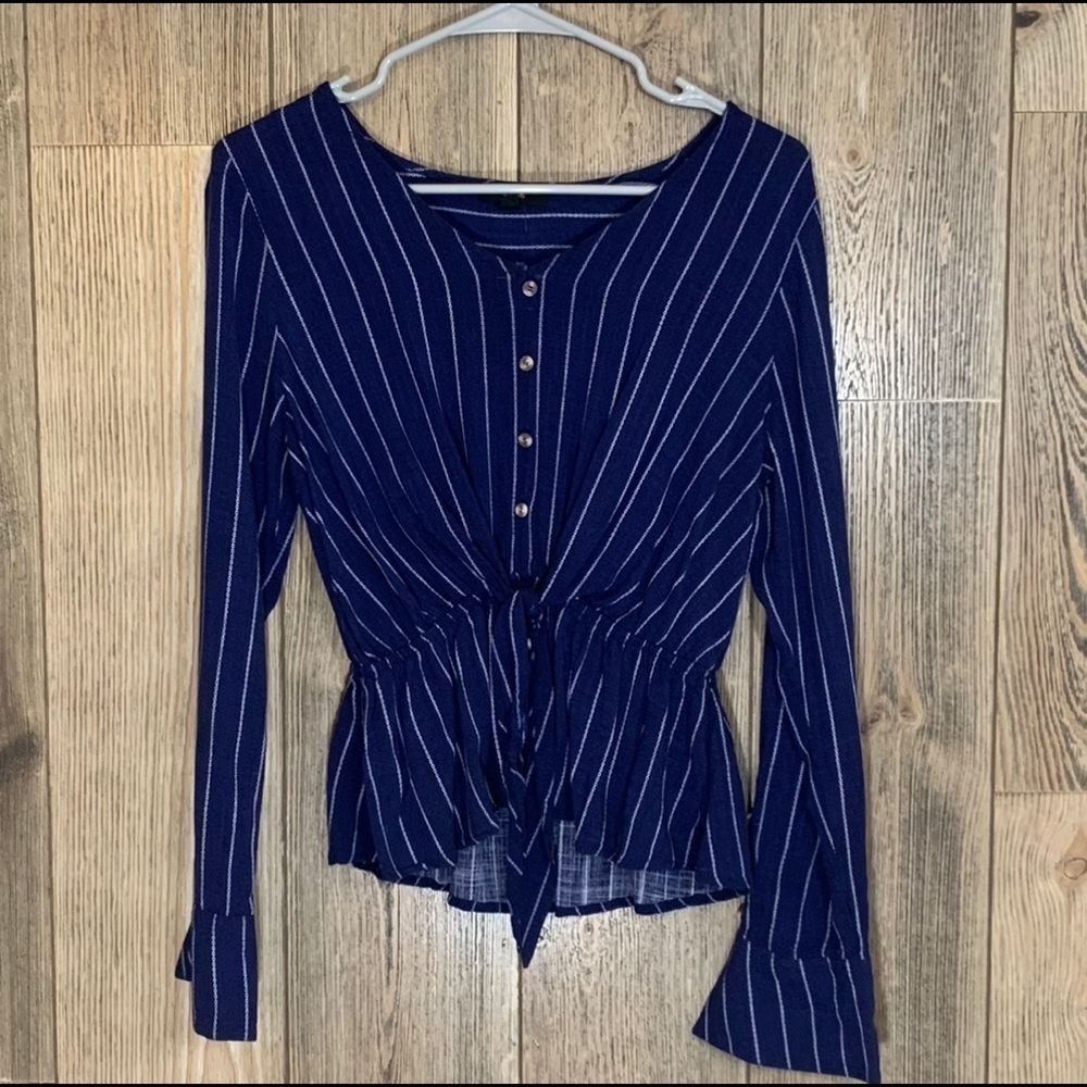E hanger M button down Sz M